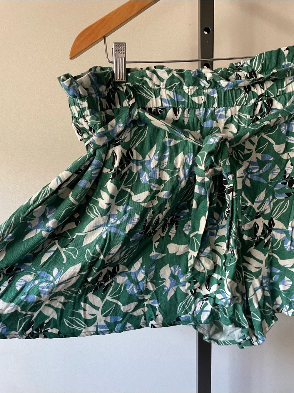 Eloquii Floral Shorts Flowy Waist Tie Green Botanical Plus Size 18 - Picture 4 of 6